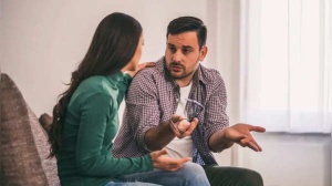 7 Early Warning Signs of Commitment Phobia: Spotting Red Flags in New Relationships