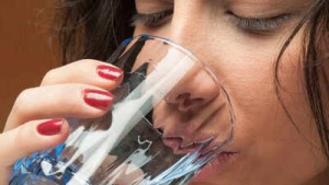 Hydration Hacks: Ayurvedic Wisdom and Modern Science on the Best Times to Drink Water for Optimal Health