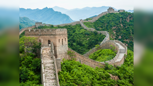 New Headline:
Journey to the Modern Seven Wonders: A Global Exploration of Architectural Marvels