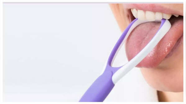 Glossitis and mouth ulcers