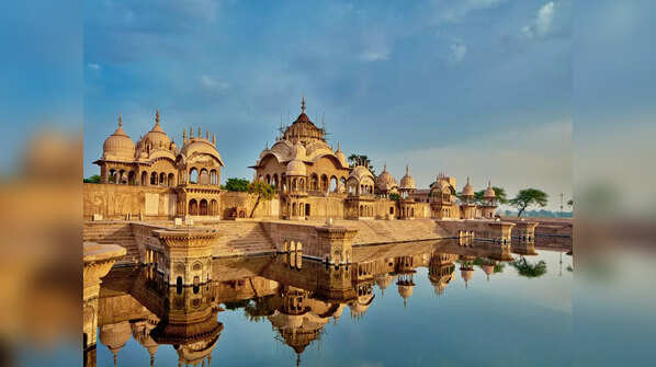 Mathura & Vrindavan (Approx. 95–100 km)