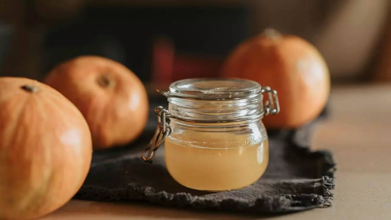 Banana peel and vinegar mixture as a natural cleaner